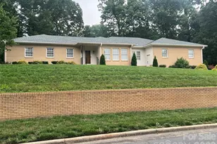 1005 Colonial Dr, Albemarle, NC 28001 - Photo 1