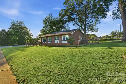 300 N Watterson Street, Kings Mountain, NC 28086 - Photo 1