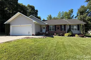 110 E Pine St, Maiden, NC 28650 - Photo 1