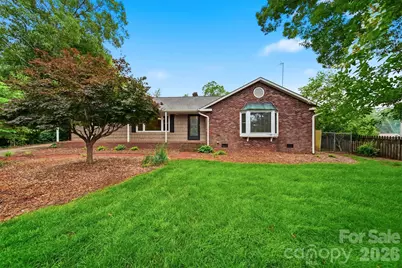 1085 19th Avenue Place NW, Hickory, NC 28601 - Photo 1