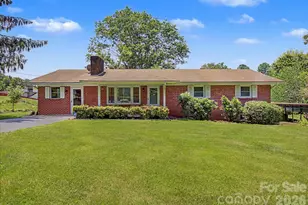 12 Webster St, Weaverville, NC 28787 - Photo 1