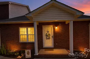 102 Brandywine Dr NE, Conover, NC 28613 - Photo 1