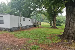 2390 Skyview Ln, Lincolnton, NC 28092 - Photo 1