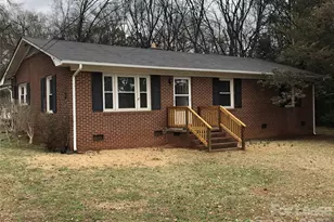 626 Tuckaseege Rd, Mount Holly, NC 28120 - Photo 1
