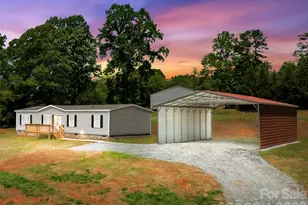 4051 10th Ave Dr SW, Hickory, NC 28602 - Photo 1