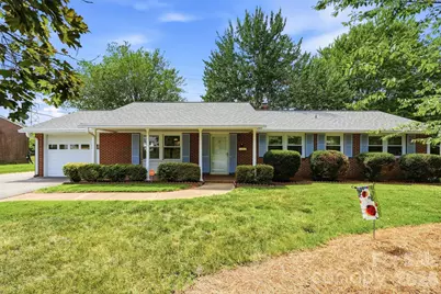 112 Queensbury Road, Winston Salem, NC 27104 - Photo 1