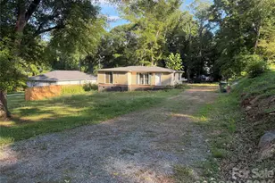 207 Mauney St, Mount Holly, NC 28120 - Photo 1
