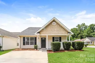 4135 Canyon Creek Ln, Charlotte, NC 28216 - Photo 1