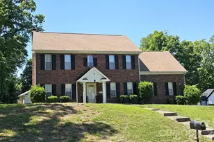 2425 Katherine Kiker Rd, Charlotte, NC 28213 - Photo 1