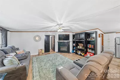 102 Sycamore Drive, Hickory, NC 28601 - Photo 1