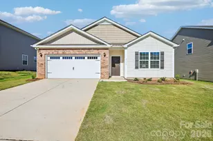 136 Ridgehaven Dr, Waynesville, NC 28786 - Photo 1