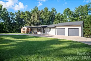 98 N Pinecrest Ln, Hendersonville, NC 28739 - Photo 1