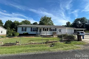 402 E 24th St, Kannapolis, NC 28083 - Photo 1