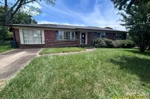 3196 Westview St, Valdese, NC 28690 - Photo 1