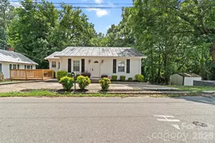 202 E Hargrave St, Wadesboro, NC 28170 - Photo 1