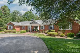 301 Fairway Dr, Fort Mill, SC 29715 - Photo 1