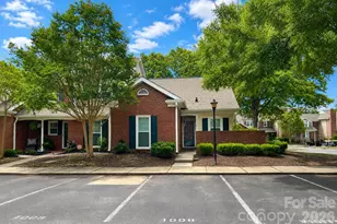 9126 N Vicksburg Park Ct, Charlotte, NC 28210 - Photo 1