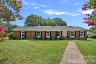 1600 Woodberry Rd, Charlotte, NC 28212 - Photo 1
