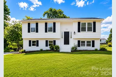 1271 Village Circle, Hickory, NC 28602 - Photo 1