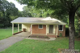 208 Crescent Ct, Lincolnton, NC 28092 - Photo 1