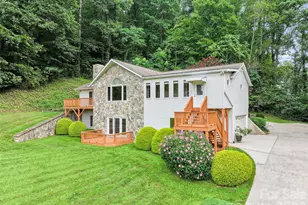 415 Knollwood Dr, Waynesville, NC 28786 - Photo 1