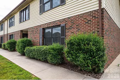 525 12th Street SW #28, Hickory, NC 28602 - Photo 1