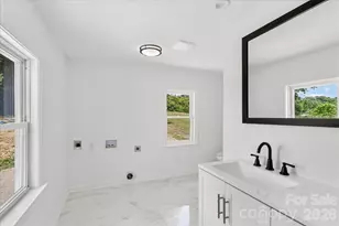 136 W Wilhemenia St, Marion, NC 28752 - Photo 24