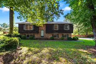 1650 12th St Dr NW, Hickory, NC 28601 - Photo 1