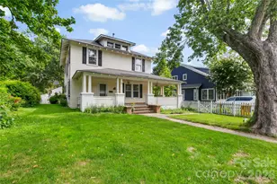 729 5th Ave W, Hendersonville, NC 28739 - Photo 1