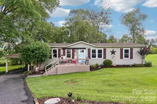 305 Meadowbrook Ct, Hendersonville, NC 28792 - Photo 1
