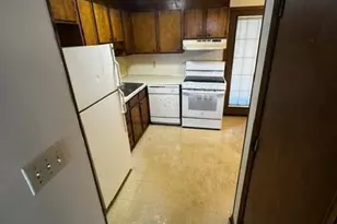 100 W 17th St, Newton, NC 28658 - Photo 1