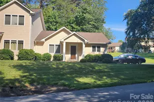 3236 White Oak Ct, Claremont, NC 28610 - Photo 1