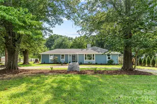 821 Dallas Spencer Mountain Rd, Dallas, NC 28034 - Photo 1