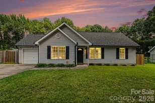1240 Log Cabin Rd, Charlotte, NC 28213 - Photo 1
