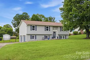 1772 Woodridge Cir, Hickory, NC 28602 - Photo 1