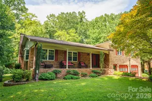 4 Hunters Ln, Hendersonville, NC 28791 - Photo 1