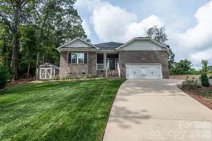 203 Macon Dr, Statesville, NC 28625 - Photo 1
