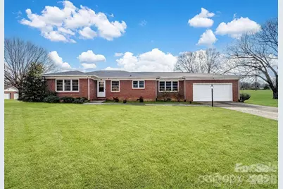110 2nd Avenue NE, Catawba, NC 28609 - Photo 1