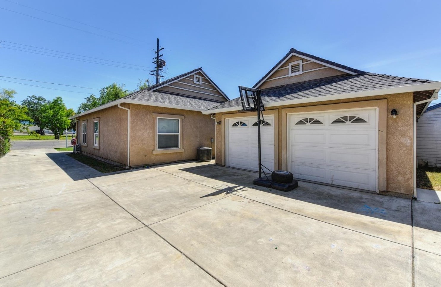 3817 Altos Ave, Sacramento, CA 95838-1003