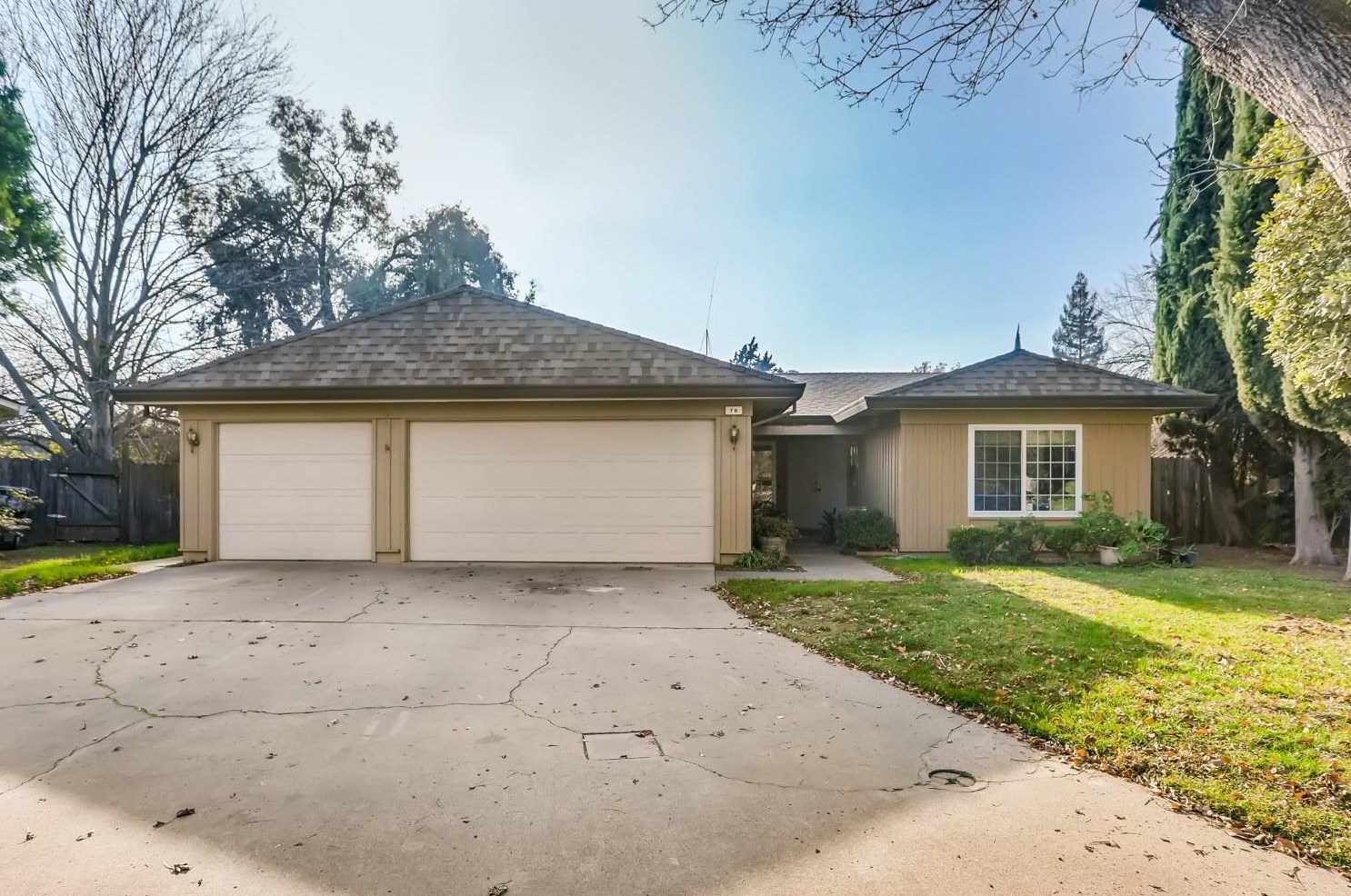 78 Lido Cir, Sacramento, CA 95826-1613