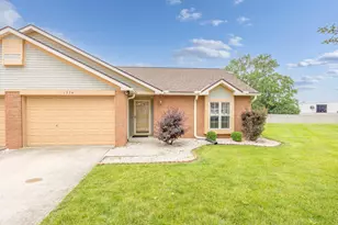 1534 Cross Pointe Cir, Bellefontaine, OH 43311 - Photo 1