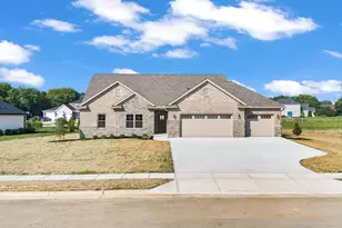 2573 Pleasant View Dr, Troy, OH 45373 - Photo 1