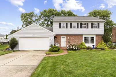 221 Finsbury Lane, Troy, OH 45373 - Photo 1