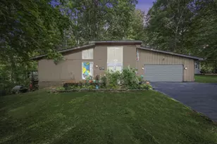 1495 W Choctaw Dr, London, OH 43140 - Photo 1