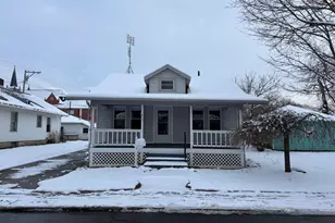 417 N Park St, Bellefontaine, OH 43311 - Photo 1