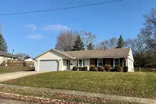1924 Marinette Dr, Springfield, OH 45503 - Photo 1