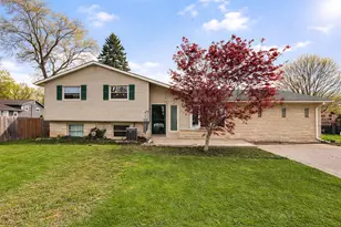448 Ontario Ave, Bellefontaine, OH 43311 - Photo 1