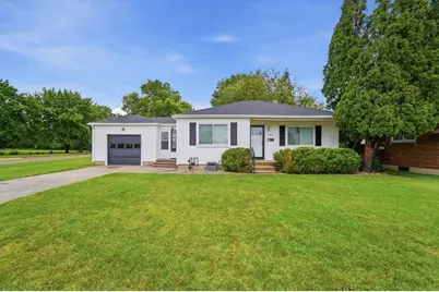 607 W Lake Avenue, New Carlisle, OH 45344 - Photo 1