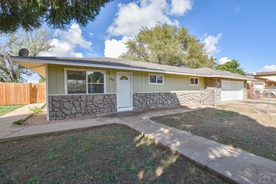202 Jane St - Photo 1