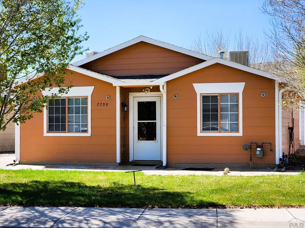2709 Mirror Ave, Pueblo, CO 81004-5226